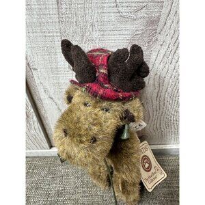 Boyds Plush Moose Figurine With Hat & Scarf The Head Bean Collection